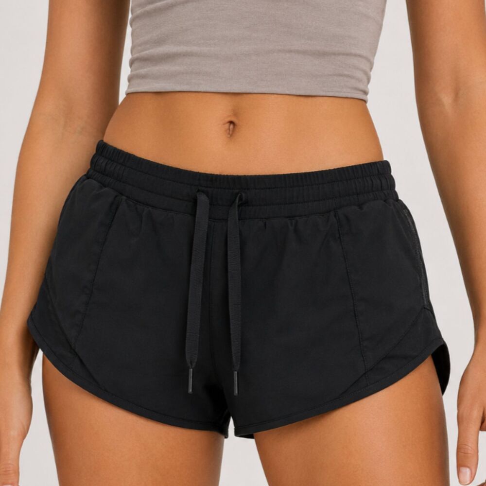 Women Lululemon Hotty Hot Low Rise 4" Black Size 6 Running Activewear Athletic